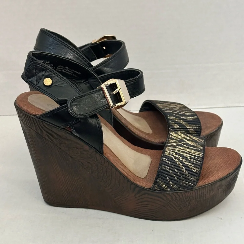 Marbella Black and Gold Lynx Wedge Sandals 7.5 EUC